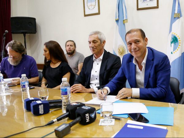 FIRMA-GOBIERNO-ATEN-43