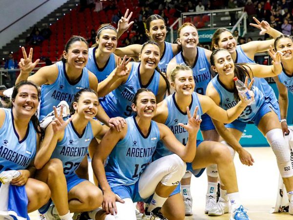 WEB Bronce panamericano con sello Neuquino 03