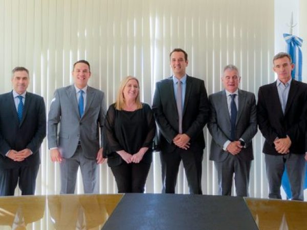 web-Firman-convenio-de-colaboracion-interpoderes-para-fortalecer-a-la-Subsecretaria-de-Trabajo-IMG_8772-696x344